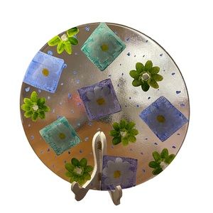 Large round glass dish.